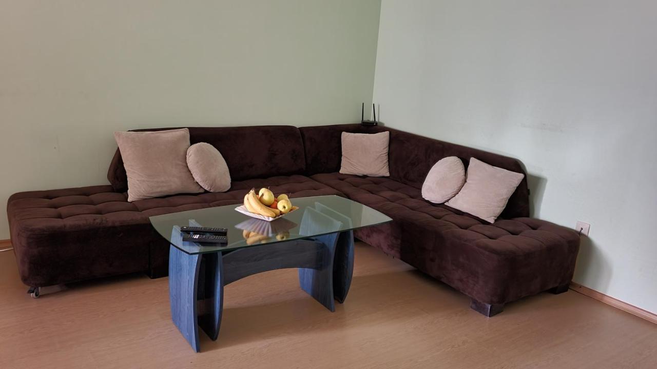 Apartament Minimalistic 1Br Flat With A Parking Spot Warna Zewnętrze zdjęcie