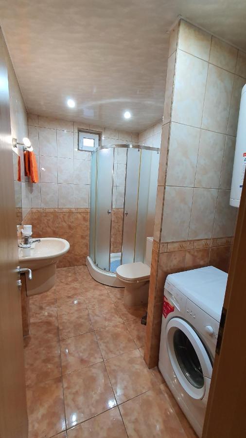 Apartament Minimalistic 1Br Flat With A Parking Spot Warna Zewnętrze zdjęcie